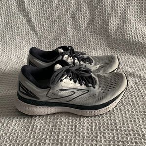 BROOKS GLYCERIN 19!! WOMENS SIZE 8! Used, Good Condition